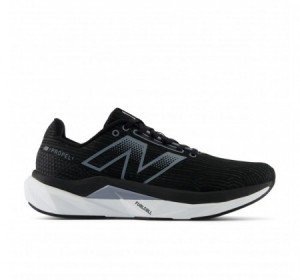 New Balance FuelCell Propel v5 Black and white sneaker